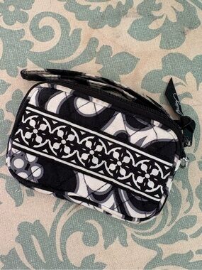 Vera Bradley Black & White Quilted Pattern Wristlet Pouch